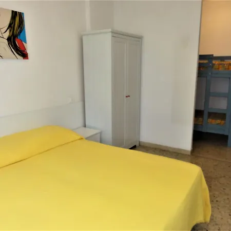 Beachfront Flat With Terrace Апартаменты *