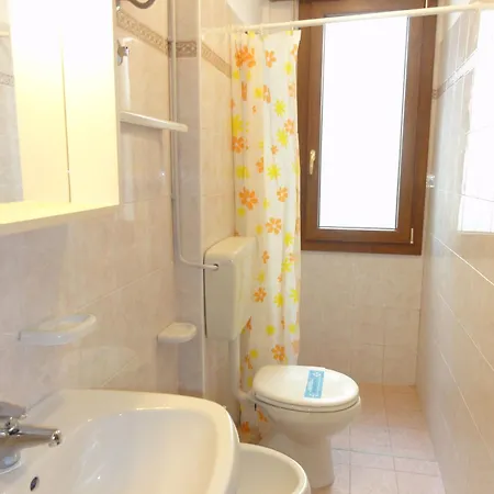 Beachfront Flat With Terrace アパート ビビオーネ