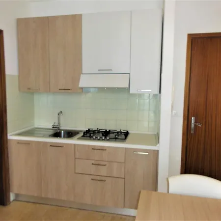 Beachfront Flat With Terrace Апартаменты Бибионе