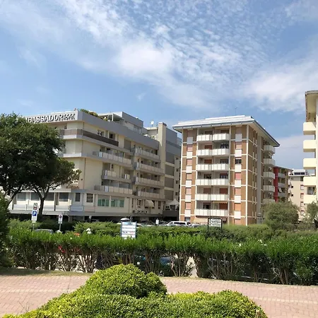 Beachfront Flat With Terrace * Бибионе