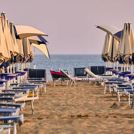 Апартаменты Beachfront Flat With Terrace *