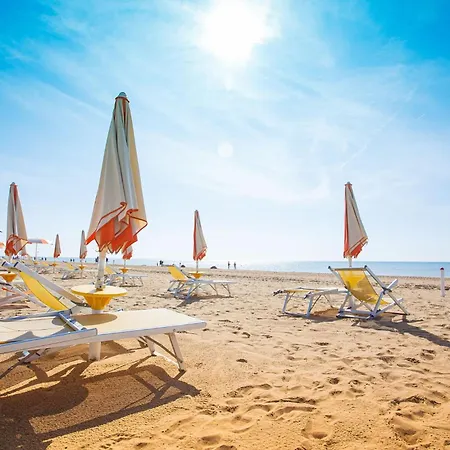 Beachfront Flat With Terrace * Бибионе